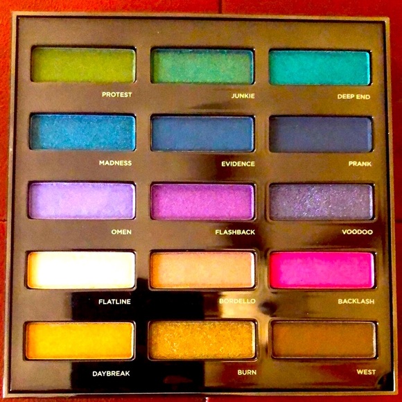 Urban Decay Spectrum Eyeshadow Palette - Picture 1 of 3